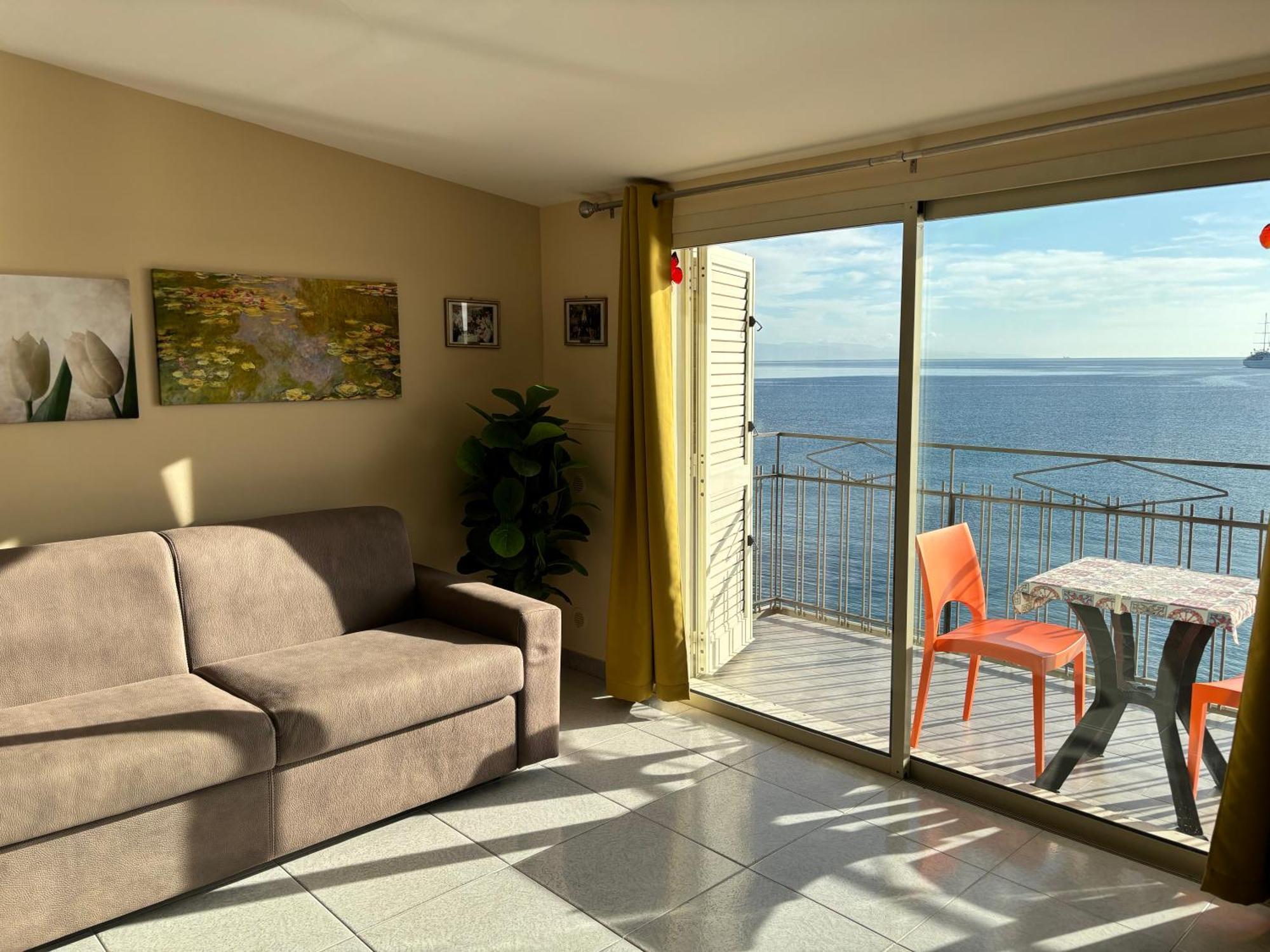La Mansarda Apartamento Giardini Naxos Exterior foto
